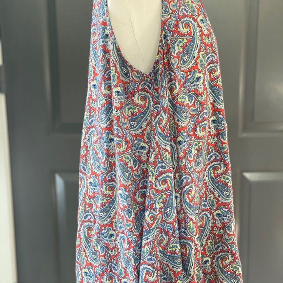 Muted red, blue and greens paisley print sleeveless top. Runs small - Picture 4 of 6